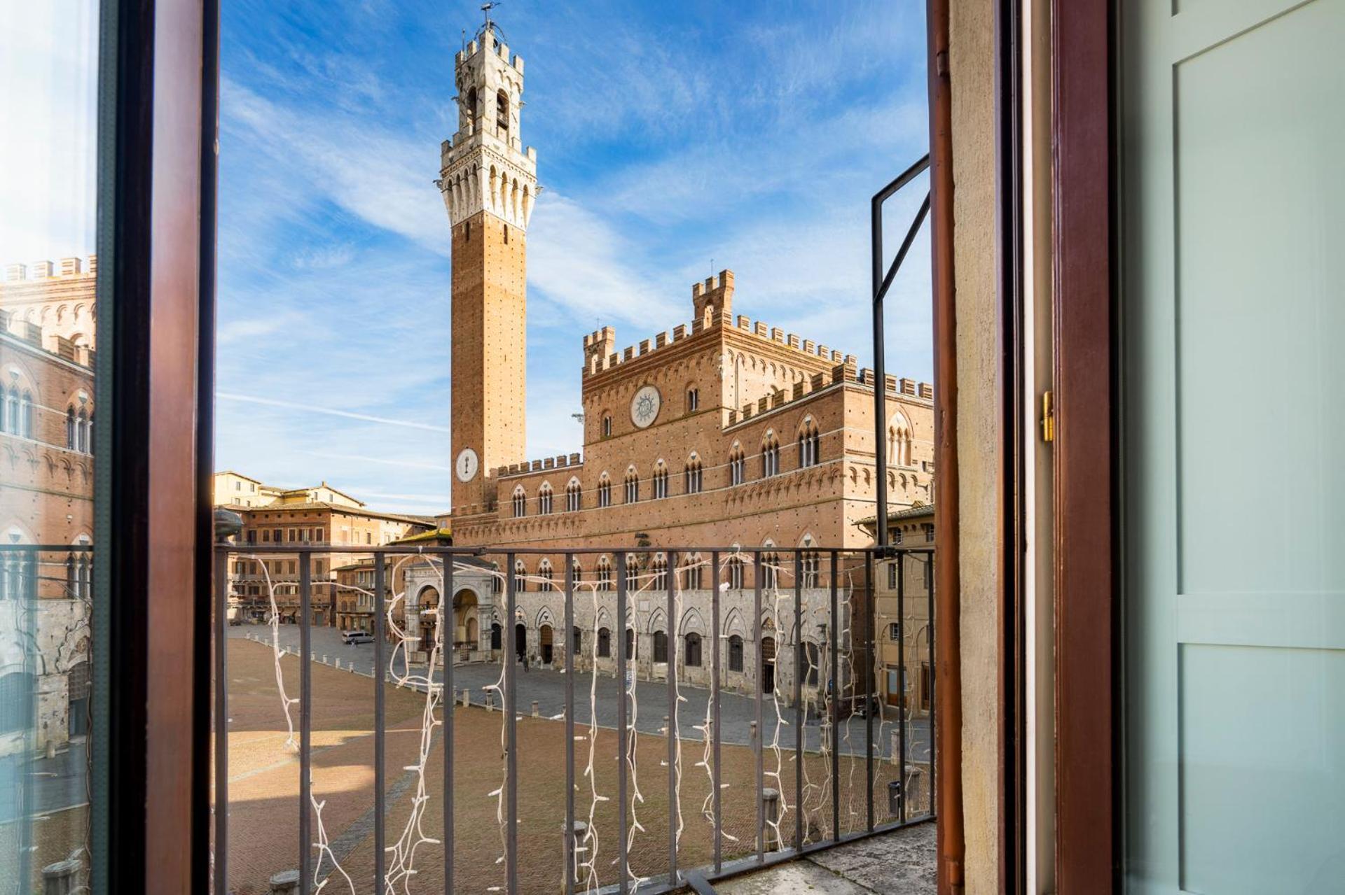 The Balcony Suite - Affaccio Su Piazza Del Campo Сиена Екстериор снимка