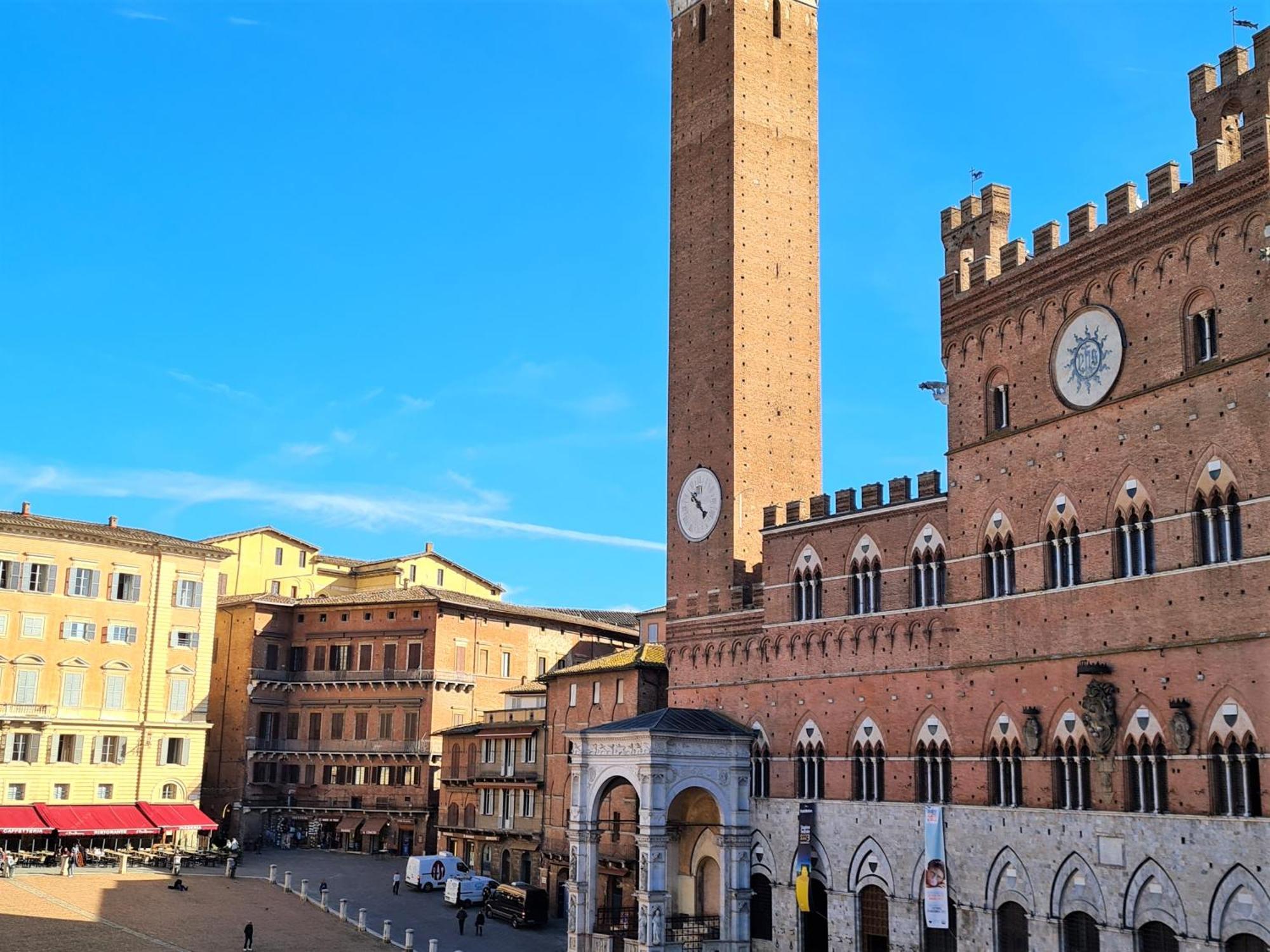 The Balcony Suite - Affaccio Su Piazza Del Campo Сиена Екстериор снимка